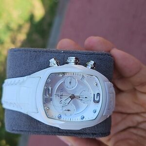 Invicta chronograph Lupah design